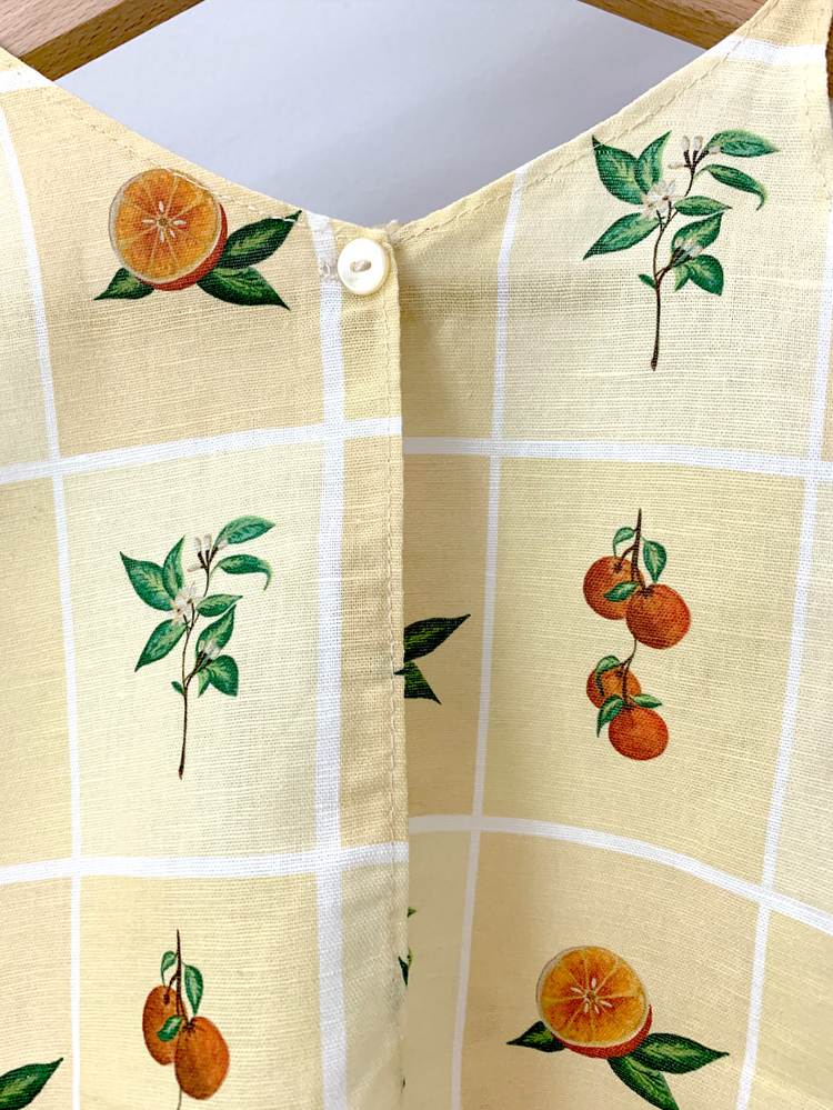 The 3 Nacre Buttons top